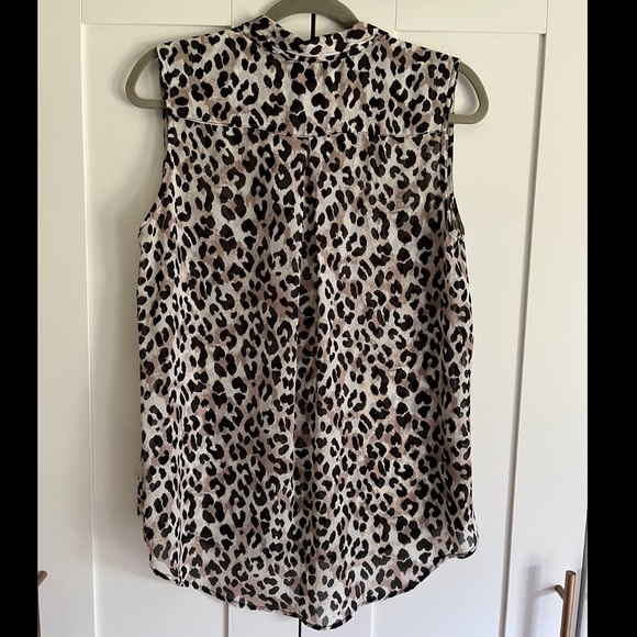 H&M Cheetah print button down top - Picture 3 of 3